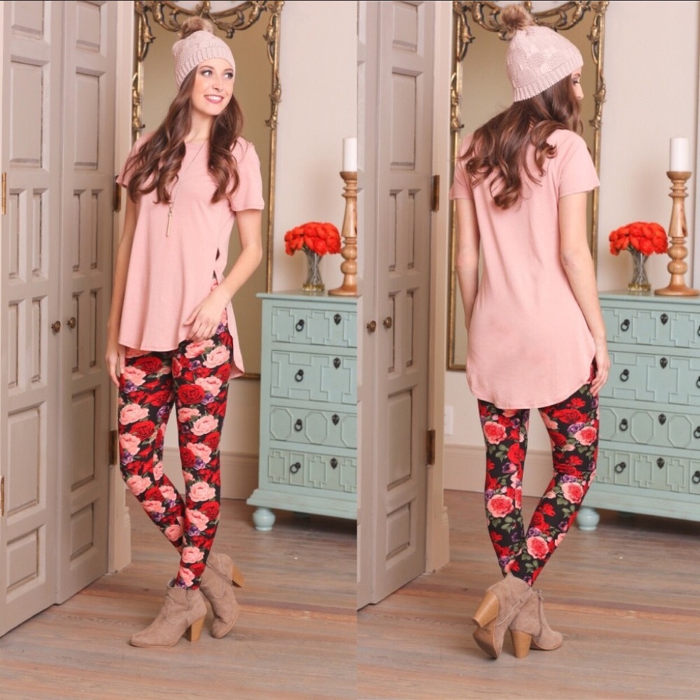 🌹LAST PAIR!!🌹GORGEOUS ROSE PRINT LEGGINGS 🌹 - Picture 3 of 4